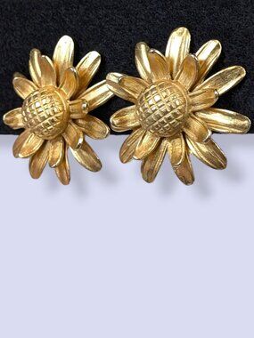 Vintage Gold Tone Sunflower Clip On Earrings